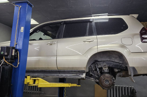 Ремонт задних стоек Ланд Крузер Прадо 120, Ремонт задних стоек Ланд Крузер Прадо 120,